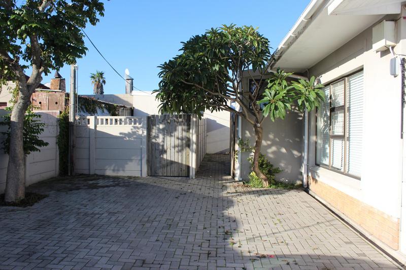 2 Bedroom Property for Sale in Churchill Estate Western Cape